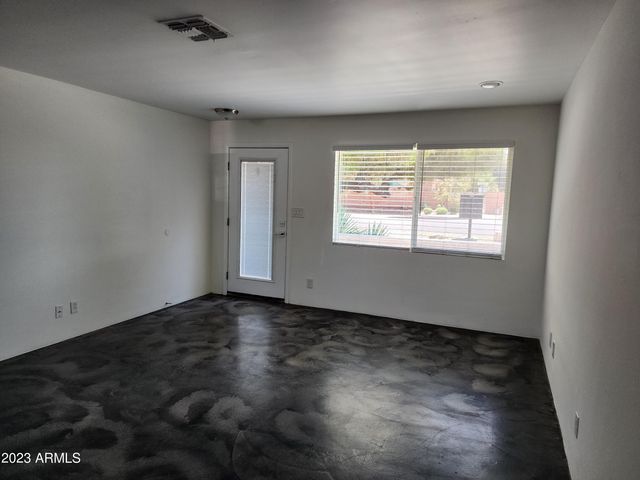 3416 N 37th Street Apt 8, Phoenix, AZ 85018