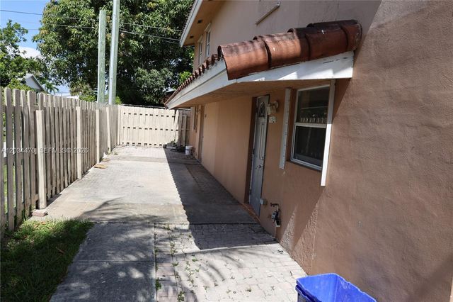 1029 S C St, Lake Worth, FL 33460