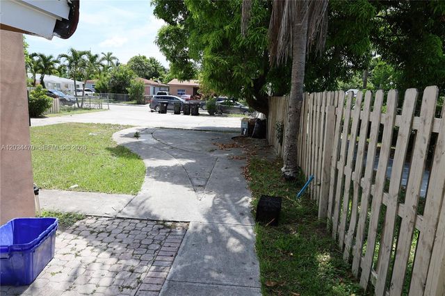 1029 S C St, Lake Worth, FL 33460