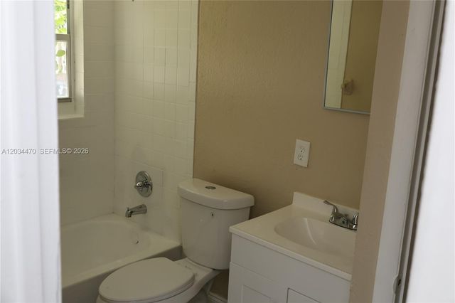 1029 S C St, Lake Worth, FL 33460