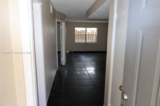 1029 S C St, Lake Worth, FL 33460