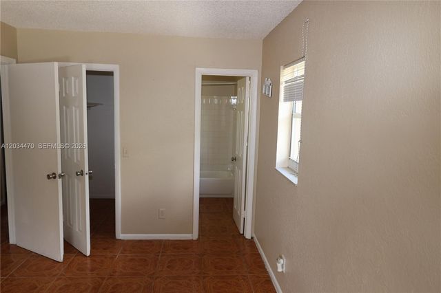 1029 S C St, Lake Worth, FL 33460