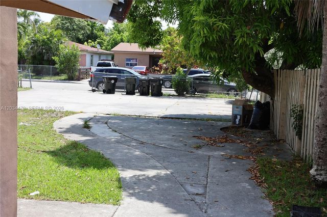 1029 S C St, Lake Worth, FL 33460