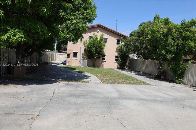 1029 S C St, Lake Worth, FL 33460