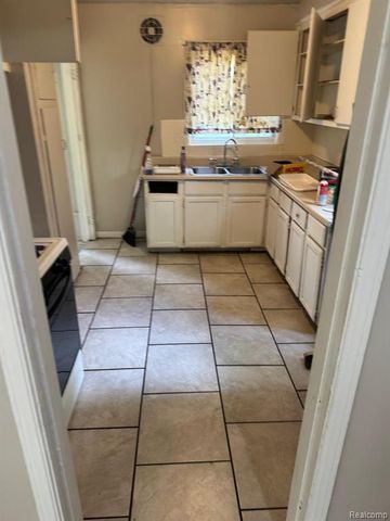 1141 Woodland Drive, Inkster, MI 48141