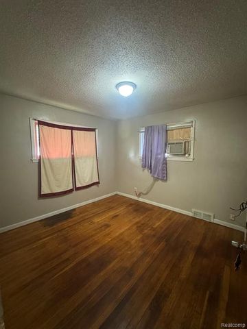 1141 Woodland Drive, Inkster, MI 48141
