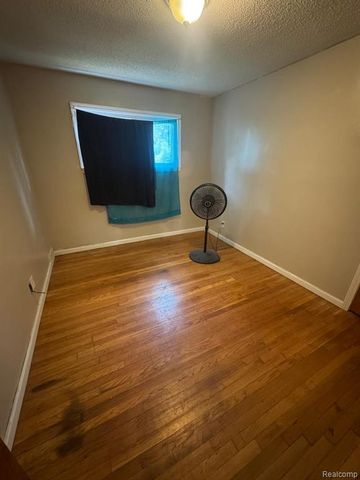 1141 Woodland Drive, Inkster, MI 48141