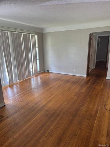 1141 Woodland Drive, Inkster, MI 48141