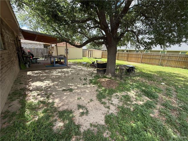 1416 E Kennedy Avenue, Alton, TX 78573