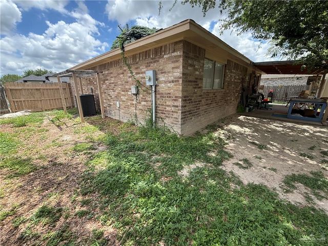 1416 E Kennedy Avenue, Alton, TX 78573