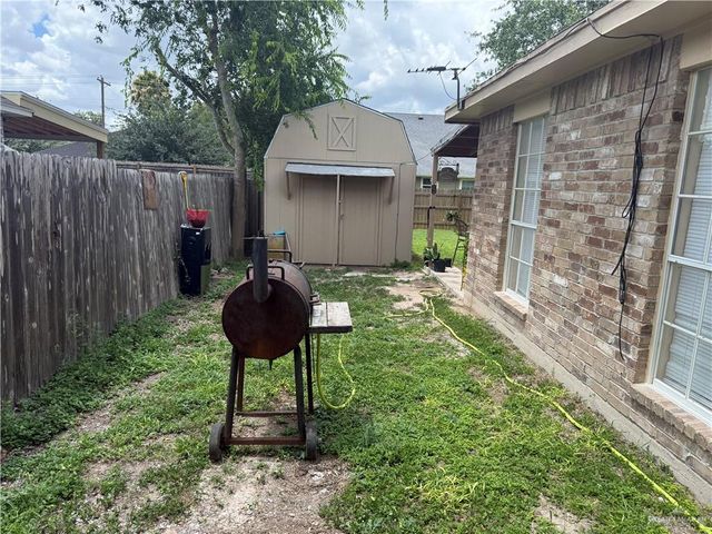 1416 E Kennedy Avenue, Alton, TX 78573