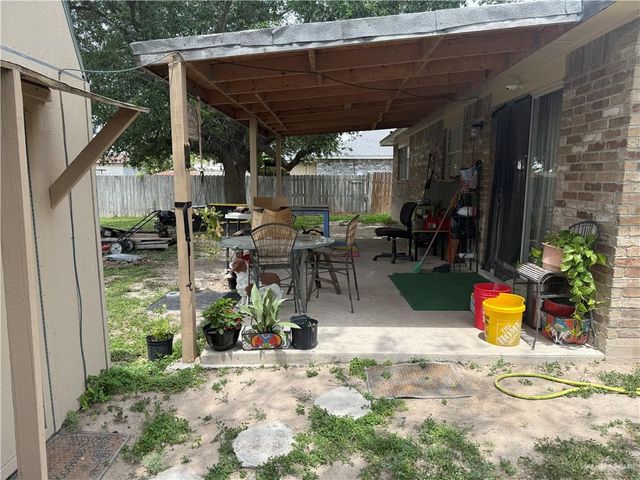 1416 E Kennedy Avenue, Alton, TX 78573