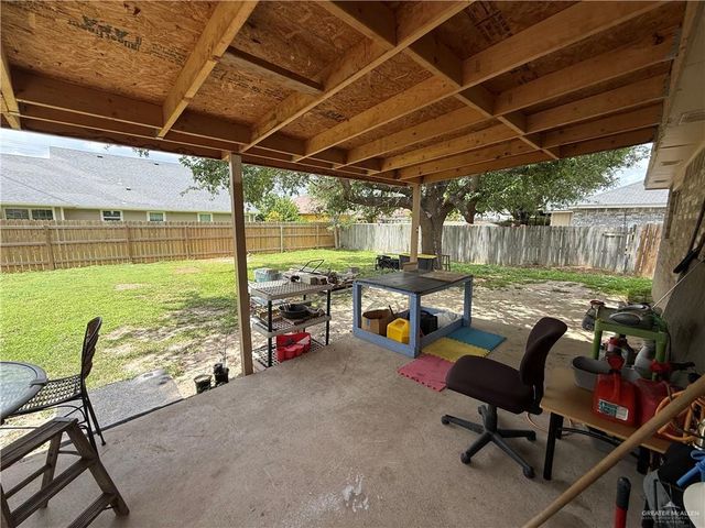 1416 E Kennedy Avenue, Alton, TX 78573