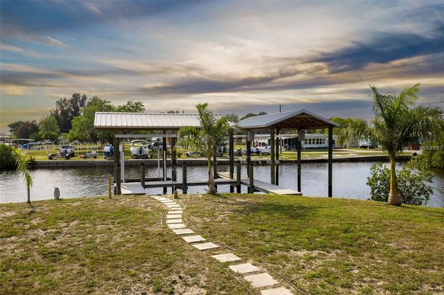 821 WHITE HERON BOULEVARD, Ruskin, FL 33570