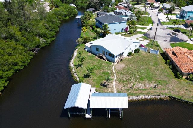 821 WHITE HERON BOULEVARD, Ruskin, FL 33570