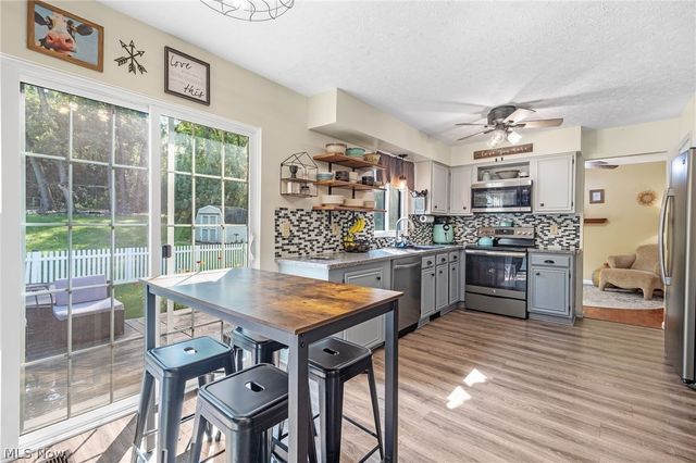 458 Derbyshire Road, Green, OH 44319