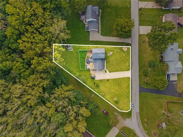 458 Derbyshire Road, Green, OH 44319