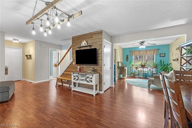 458 Derbyshire Road, Green, OH 44319