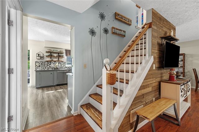 458 Derbyshire Road, Green, OH 44319