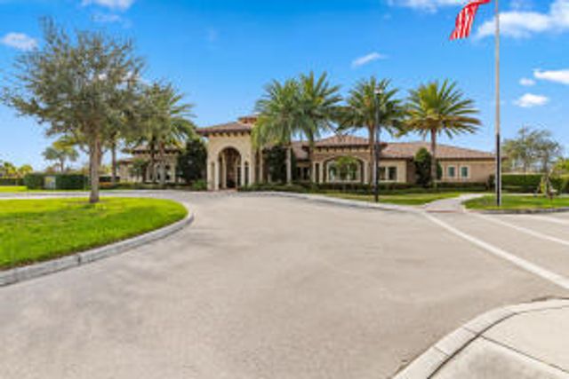 599 SE Villandry Way, Port St. Lucie, Port St Lucie, FL 34984