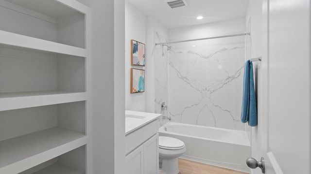 5004 Rosemary Creek Drive, Rosenberg, TX 77469