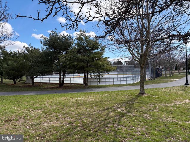 201 E ATLANTIC AVE, Villas, NJ 08251