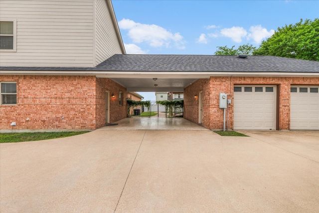 203 W Lake Drive, Weatherford, TX 76087