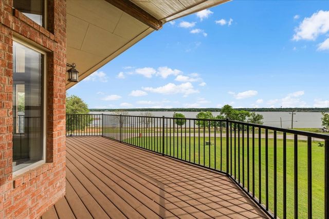 203 W Lake Drive, Weatherford, TX 76087