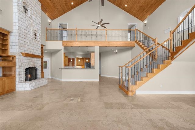 203 W Lake Drive, Weatherford, TX 76087