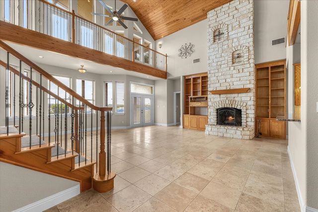 203 W Lake Drive, Weatherford, TX 76087