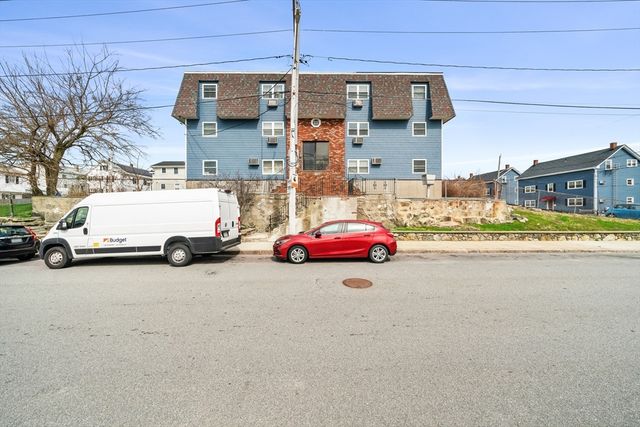 464 Bank St 10, Fall River, MA 02720