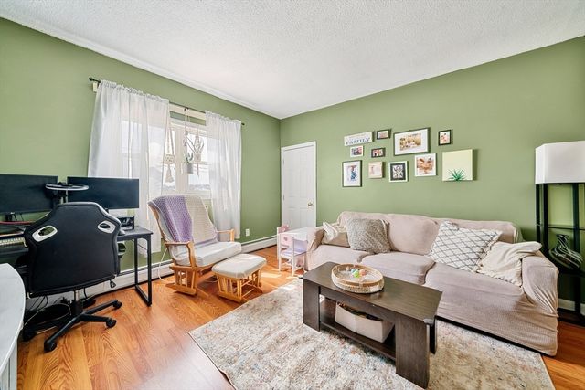 464 Bank St 10, Fall River, MA 02720