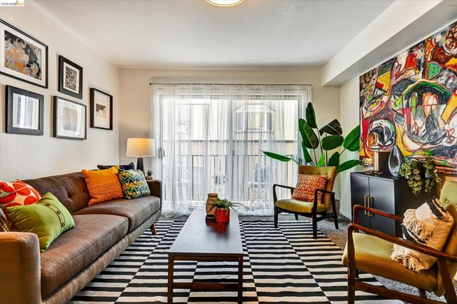 425 Orange St 202, Oakland, CA 94610
