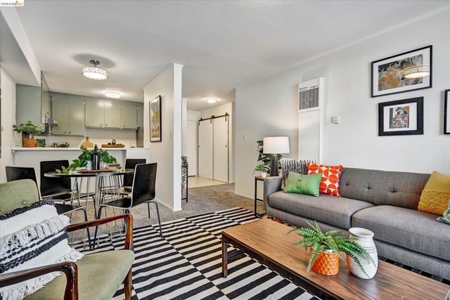 425 Orange St 202, Oakland, CA 94610