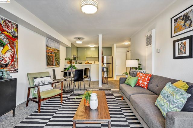 425 Orange St 202, Oakland, CA 94610