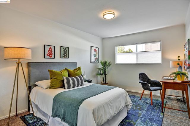 425 Orange St 202, Oakland, CA 94610