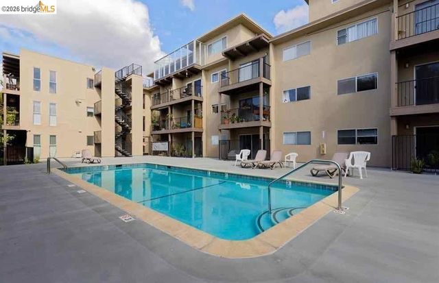 425 Orange St 202, Oakland, CA 94610