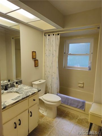 14 Sycamore Court E, Homosassa, FL 34446
