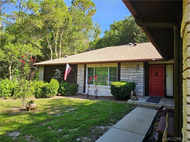 14 Sycamore Court E, Homosassa, FL 34446