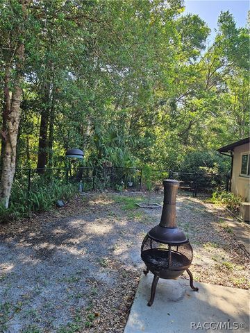 14 Sycamore Court E, Homosassa, FL 34446