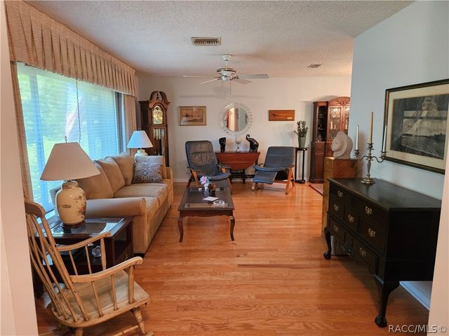14 Sycamore Court E, Homosassa, FL 34446