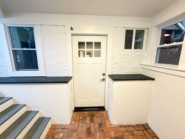 10 Beech St 1, Cambridge, MA 02140