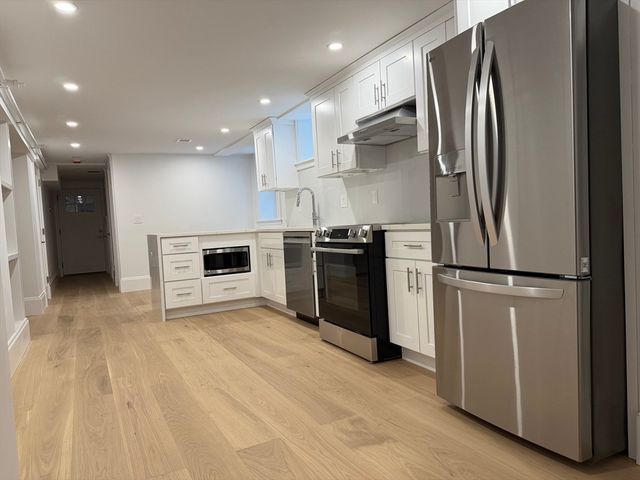 10 Beech St 1, Cambridge, MA 02140