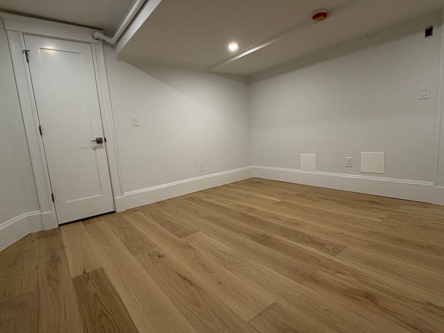 10 Beech St 1, Cambridge, MA 02140