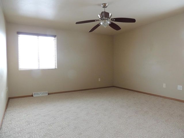 1797 CABINET MAKER COURT, Green Bay, WI 54303