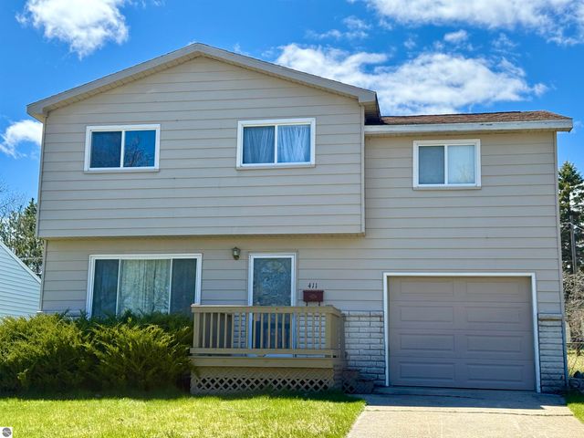 411 Ottawa Drive, Oscoda, MI 48750