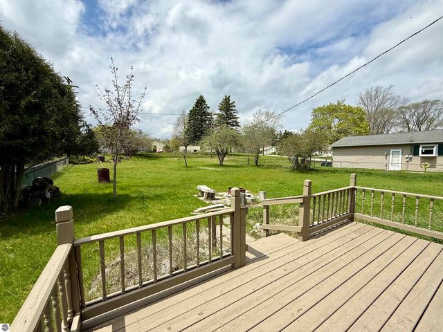 411 Ottawa Drive, Oscoda, MI 48750