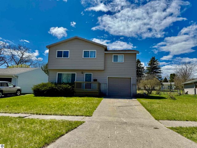 411 Ottawa Drive, Oscoda, MI 48750