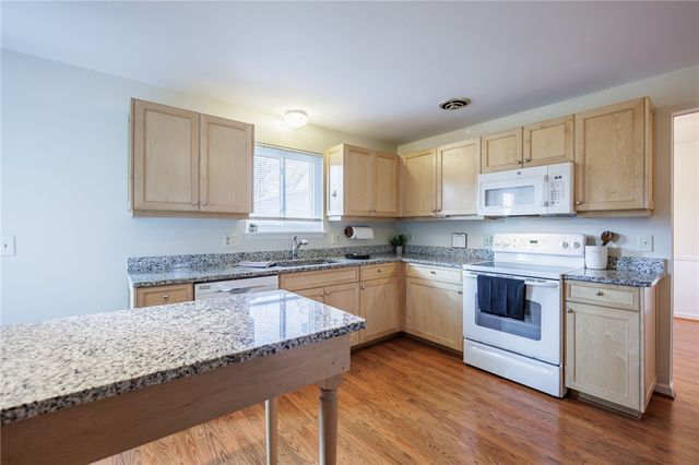 38 Notre Dame Drive, Henrietta, NY 14623