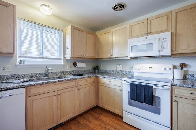 38 Notre Dame Drive, Henrietta, NY 14623